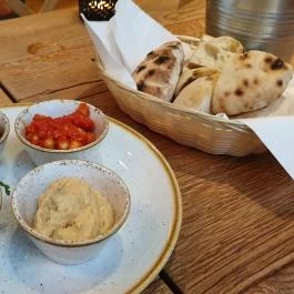 First Local Craft Beer & Kitchen, Budapest - Étel/ital