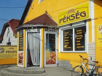 Friss Pékség Mór