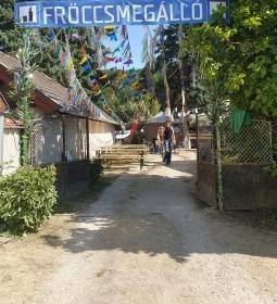 FröccsMegálló
