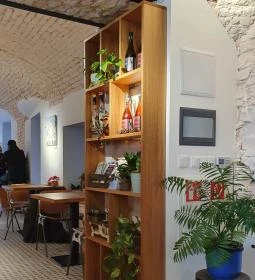 Füge Fagyiudvar & Kávézó