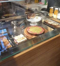 Füge Fagyiudvar & Kávézó