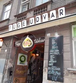 Füge Udvar