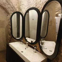 Fúzió Borbár, Eger - Mosdó