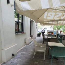 Gála Cukrászda Tatabánya - Külső kép