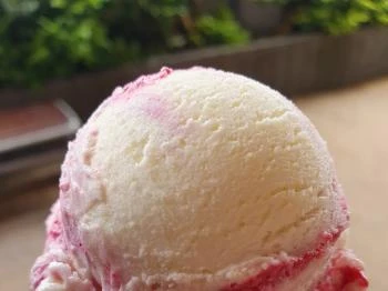 Gelateria by Petre Adri Tata