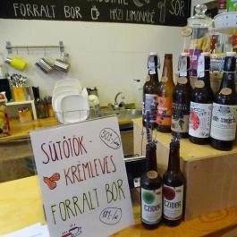 Görbe Bögre Kávézó, Budapest - Belső