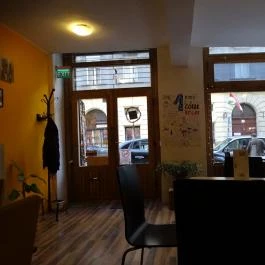 Görbe Bögre Kávézó, Budapest - Belső