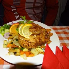 Halra Bor Étterem, Rakamaz - Étel/ital