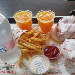 Hamburger Bár, Gyula - Étel/ital