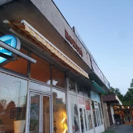 Hargita borozó Komárom - Külső kép
