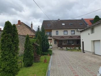 Hattyú Étterem Panzió Tata