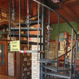 HBH Söröző – Mároki Kocsma Vác - Belső