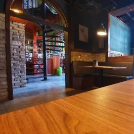 HBH Söröző – Mároki Kocsma Vác - Belső