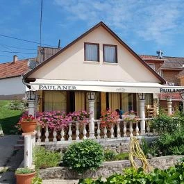 Hegyalja Vendéglő Panzió Zsámbék - Külső kép