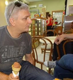 Hodosi Cukrászda-Fagyizó