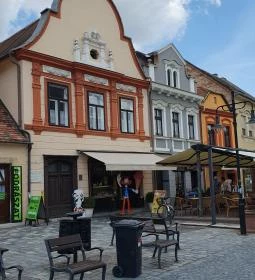 Ibrahim Kávézó, Étterem & Fagylaltozó