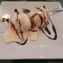 Il Villaggio, Csabdi - Étel/ital