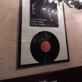 Isolabella Café & Pub, Budapest - Belső