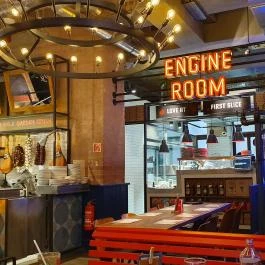 Jamie's Pizzeria - Gozsdu Udvar Budapest - Belső