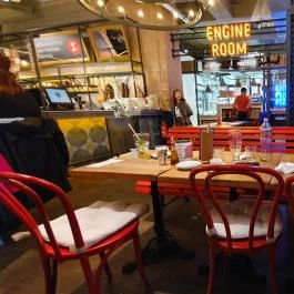 Jamie's Pizzeria - Gozsdu Udvar Budapest - Belső