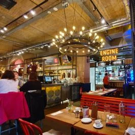 Jamie's Pizzeria - Gozsdu Udvar Budapest - Belső