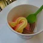 Jono Yogo Önkiszolgáló Frozen Yogurt Bár - Árkád Budapest - Étel/ital