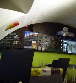 Józsi Bácsi Borozója