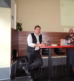 Kadarka Borbár & Borkereskedés