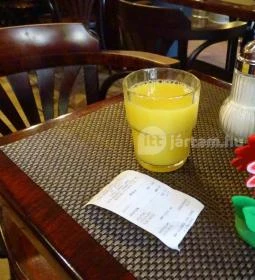 Kamara Café & Bistro