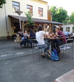 Kapca Kávézó-Bisztró