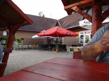 Károly Kert Vigadó & Pizzéria Mórahalom