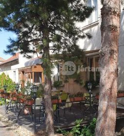  Kastélydomb Kávézó és Étterem