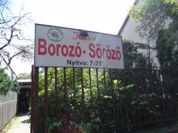 Katica Borozó Budapest