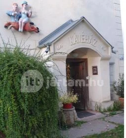 Kávéház a Vörös Lóhoz