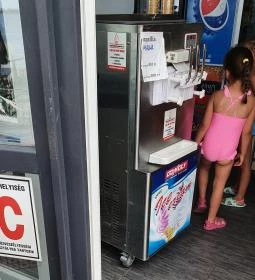 Kávézó & Koktélbár