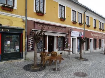 Kereskedőház Étterem és Kávézó Szentendre