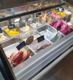 Kert Cafe Fagylaltozó és Kávézó