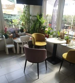 Kert Cafe Fagylaltozó és Kávézó