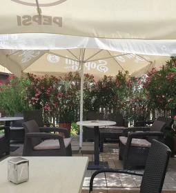 Kert Cafe Fagylaltozó és Kávézó