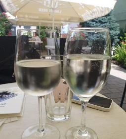 Kert Cafe Fagylaltozó és Kávézó