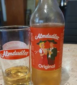 Keszi-Center Kávézó & Söröző