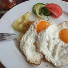 Két Bagoly Étterem Várpalota - Étel/ital