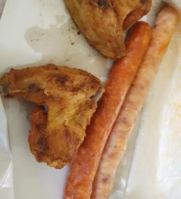 Két Kakas Hús-Hentesáru & Pecsenyés