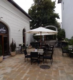 Kéttemplom Kávézó