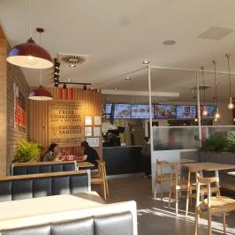 KFC - Komárom Komárom - Egyéb