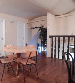 Kis Csülök Borozó