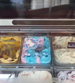 Kis Virág Presszó - Amaretto Fagyizó