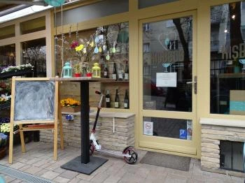 KisBécs Café & Ausztria Borai Budapest