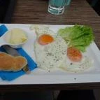 KisBécs Café & Ausztria Borai Budapest - Étel/ital