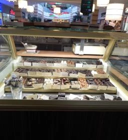 Kiskézműves Cukrászda